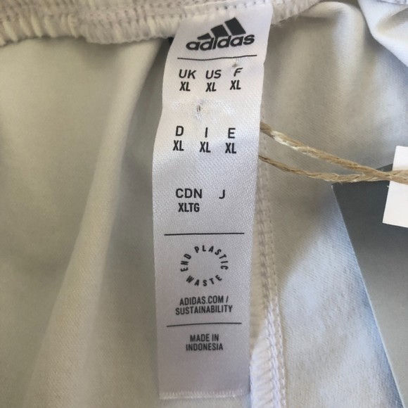 Adidas NWT White Golf Shorts XL - Picture 10 of 10